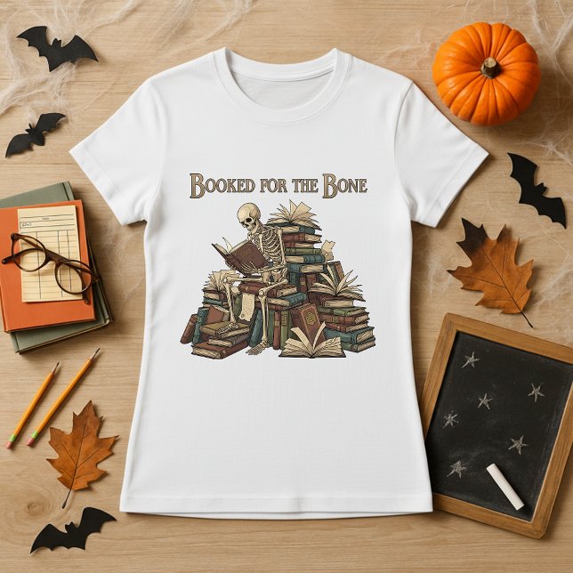 Für das Knochenlehrer Halloween-Skelett gebucht T-Shirt (Von Creator hochgeladen)