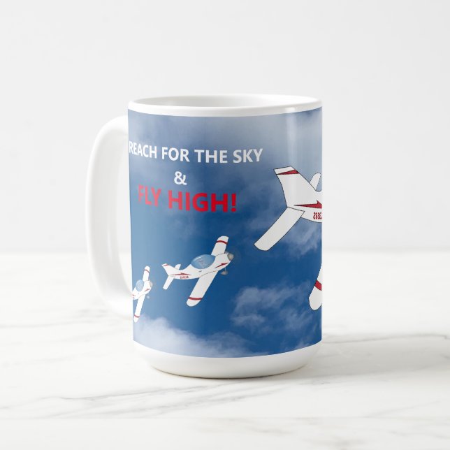 Für den Pilot von Sky und Fly High Aircraft Kaffeetasse (Vorderseite Links)