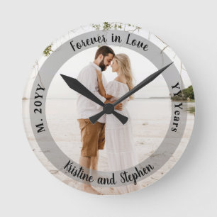 Für immer in der Liebe Hochzeitstag Jubiläum Foto Runde Wanduhr