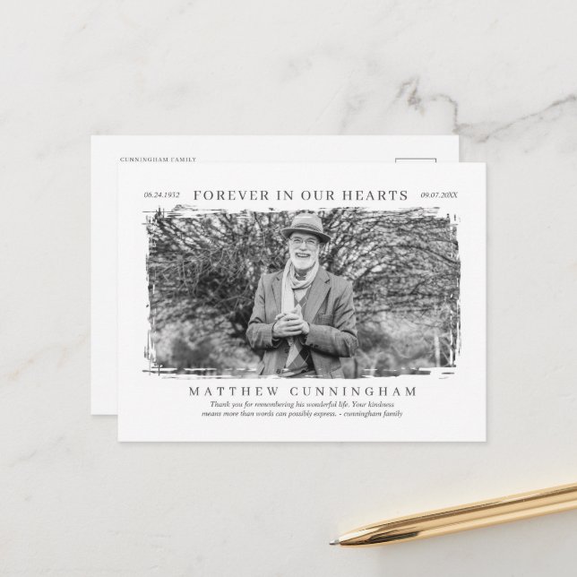 Für immer in unserem Hearts Memorial Modern Simple Postkarte (Vorderseite/Rückseite Beispiel)