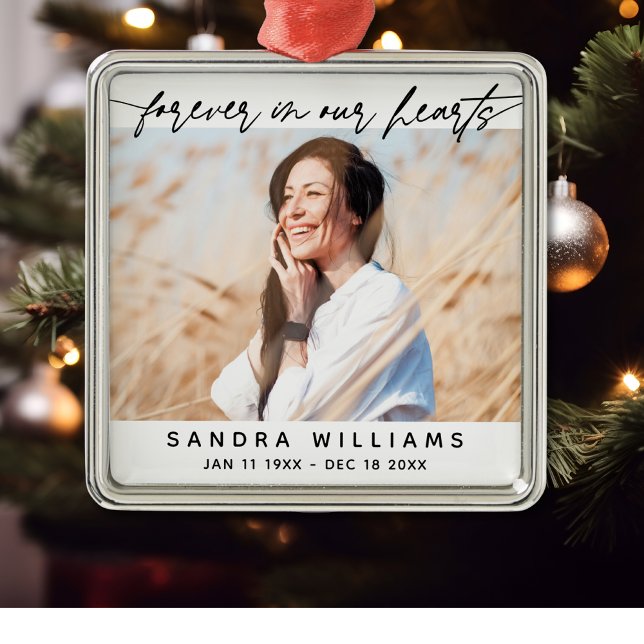 Für immer in unserem Herzen einfache Skripttribute Ornament Aus Metall (Von Creator hochgeladen)