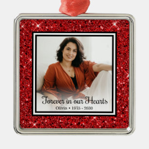Für immer in unseren Herzen Gedenk Rot Glitter Ornament Aus Metall