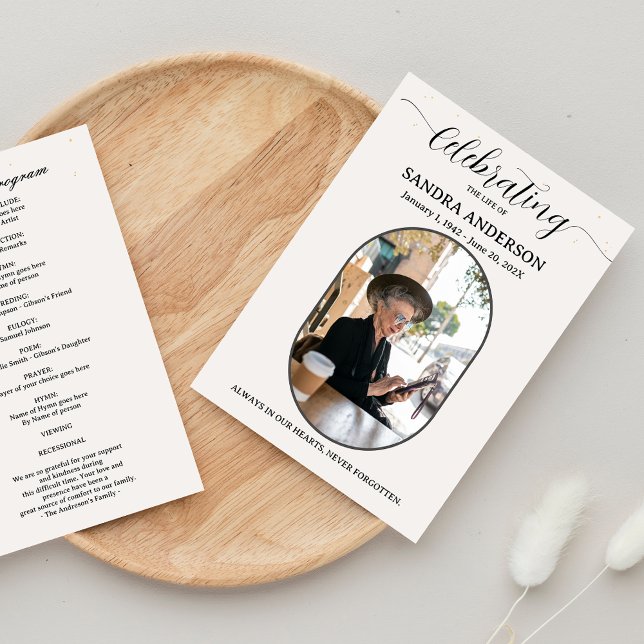 Für immer in unseren Herzen Trauerfeier mit Foto Programm (Forever In Our Hearts Funeral Program Template)