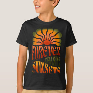 Für immer Sonnenuntergänge jagen Retro-Sommer-Fami T-Shirt