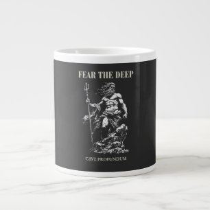 Fürchte die Tiefe – Poseidon Mythisch Jumbo-Tasse