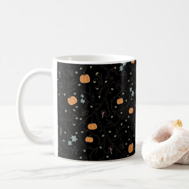 Furchteinflößender Wein für Halloween Noir Kaffeetasse (Mit Donut)