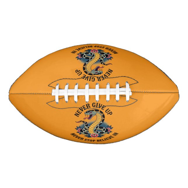 Furchtloser Geist: Kühne Schlange und Rose Kunstwe Football (Vorderseite)