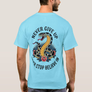 Furchtloser Geist: Kühne Schlange und Rose Kunstwe T-Shirt