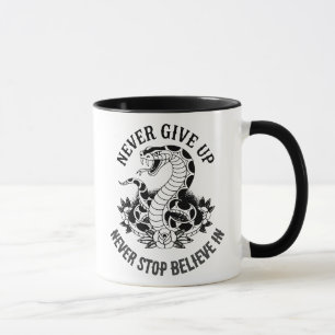 Furchtloser Geist: Kühne Schlange und Rose Kunstwe Tasse