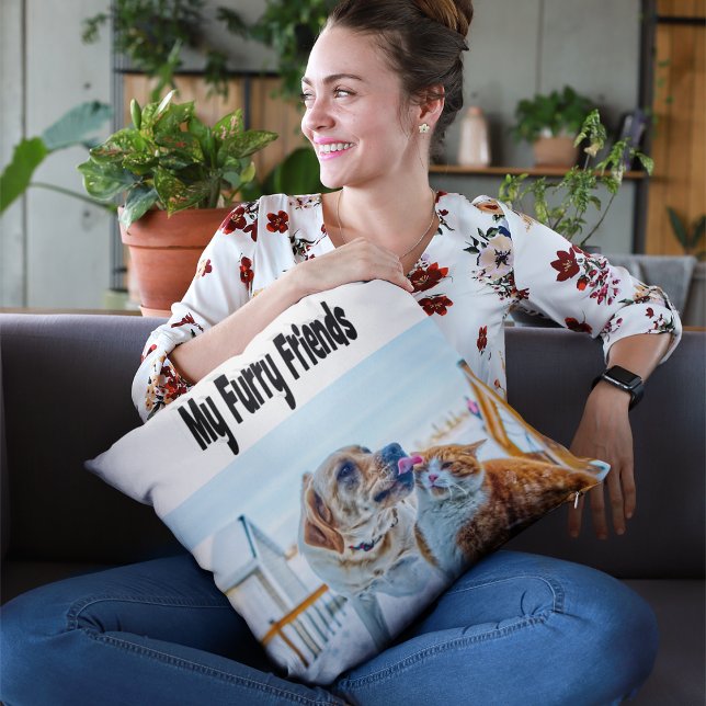 Furry Friends Cat and Dog Foto Kissen (Von Creator hochgeladen)