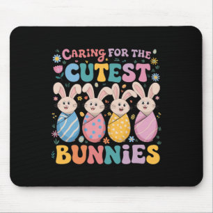 Fürsorgliche Nicu-Krankenschwester feiert Ostern m Mousepad