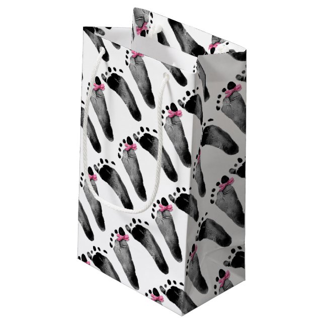 Fußabdrücke für kleine Mädchen mit Buggeflecht Kleine Geschenktüte (Rückseite Schrägansicht)