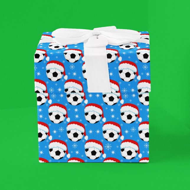 Fußball-Ball mit Hut und Schneeflocken Blau des We Geschenkpapier (Von Creator hochgeladen)