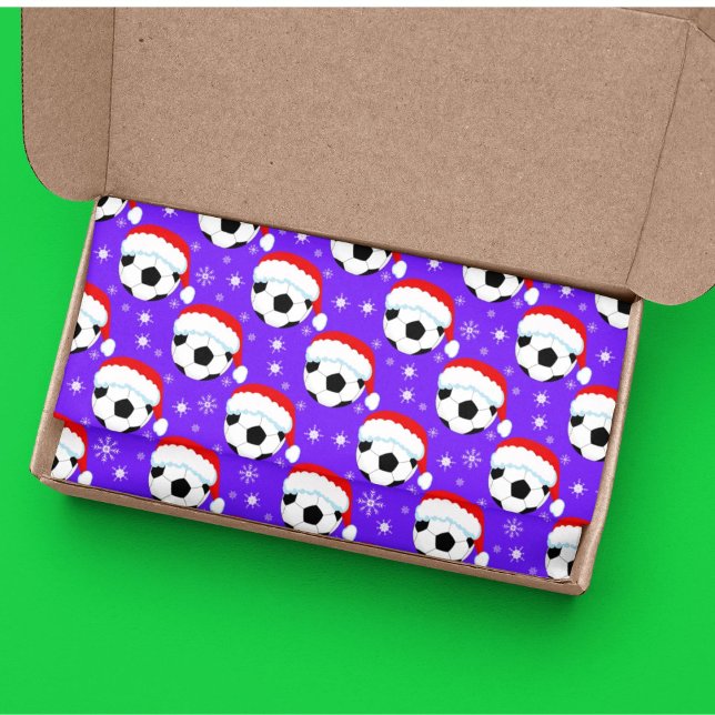 Fußball-Ball mit Hut und Schneeflocken des Weihnac Seidenpapier (Von Creator hochgeladen)