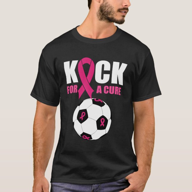 Fußball-Brustkrebs-Bewusstsein K Ribbon Kick for a T-Shirt (Vorderseite)