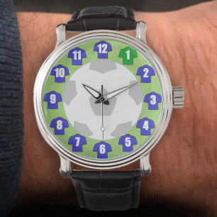 Fußball-Fan Beobachte Fußballspiele mit blauen Shi Armbanduhr