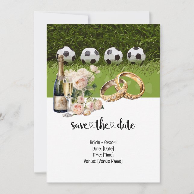 Fußball-Hochzeit Thema mit Ball auf Grün Einladung (Vorderseite)