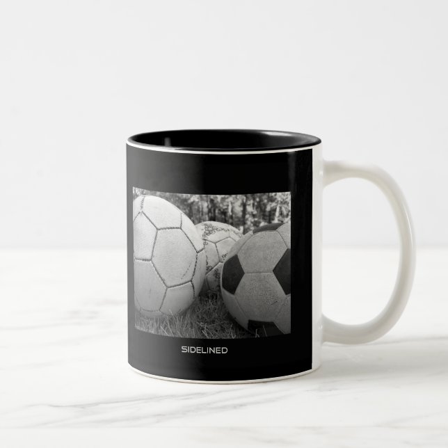 Fußball-Kaffee-Tasse Zweifarbige Tasse (Rechts)