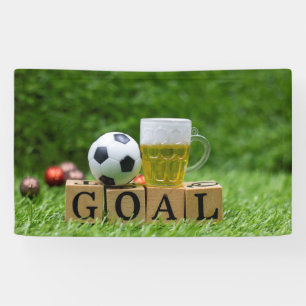 Fußball mit dem Wort Ziel und Bier auf Grün Banner