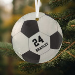 Fußball | Name Nummer Ornament Aus Glas<br><div class="desc">Personalisierte Fußball-Weihnachtsschmuck mit Fußball,  Kinder und Shirt-Nummer.</div>