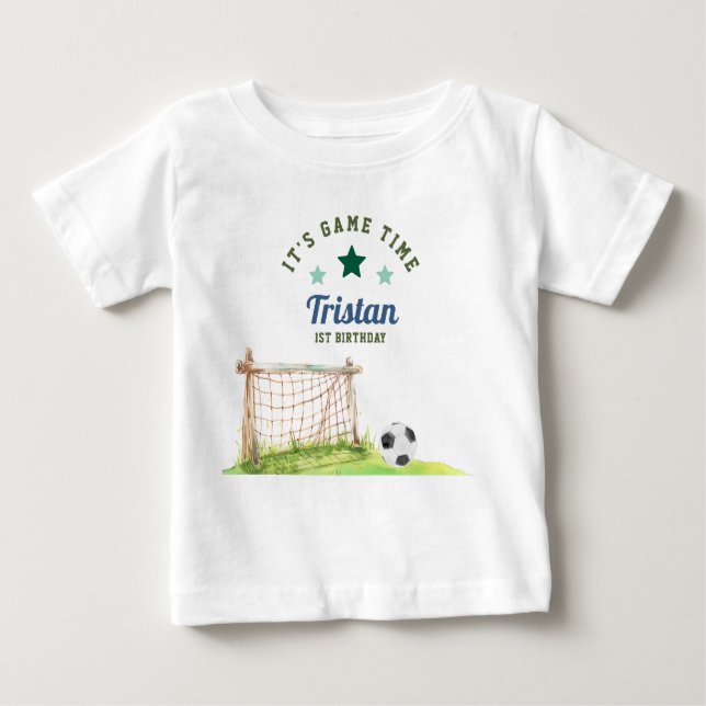 Fußball-Neuling „Es ist Spielzeit“ Erster Geburtst Baby T-shirt (Vorderseite)
