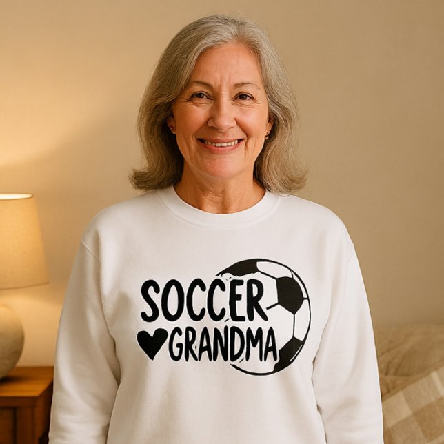 Fußball-Oma-Shirt - Niedliches Herz- und Balldesig Sweatshirt (Von Creator hochgeladen)