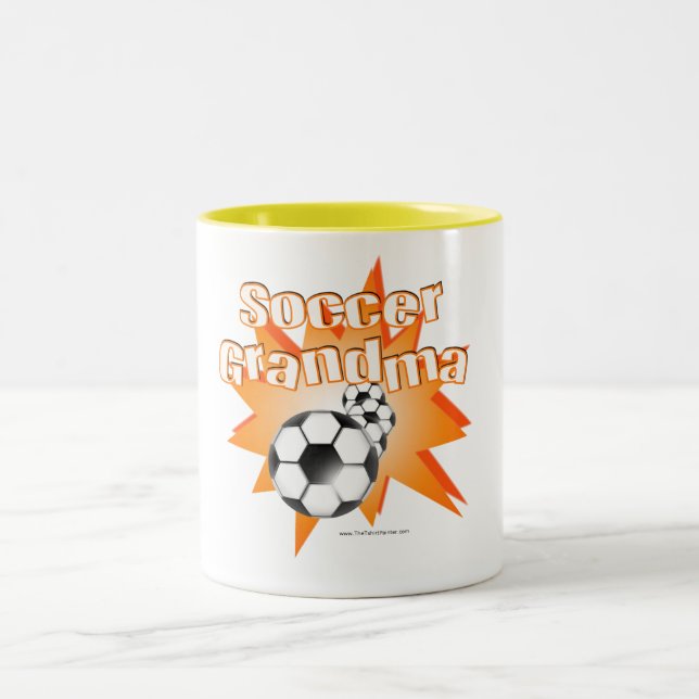 Fußball-Oma Zweifarbige Tasse (Mittel)