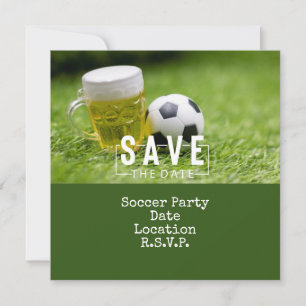 Fußball-Party mit Ball und Bier auf Grün Einladung