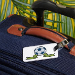 Fußball und Gepäckanhänger<br><div class="desc">Dieses Design ist aus einer Fußball-Ball und Band. Es wird ein bisschen wie ein Banner gemacht. Das Band ist grün und in der Mitte kommt es zu einem Fußball. Diese Fußball- und Leseband sieht auf diesen Gepäckanhängern großartig aus. Perfekt für sich selbst oder als Geschenk</div>