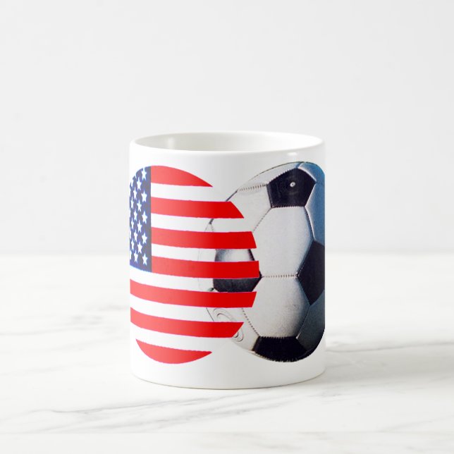 Fußball & USA Flag MUSEUM Zazzle Kaffeetasse (Mittel)