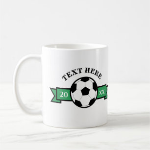 Fußballball mit Flachbanner Kaffeetasse