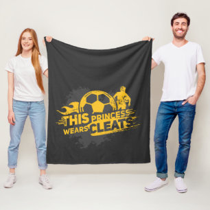 Fußballfan der Prinzessin trägt Fußballschuhe Fleecedecke