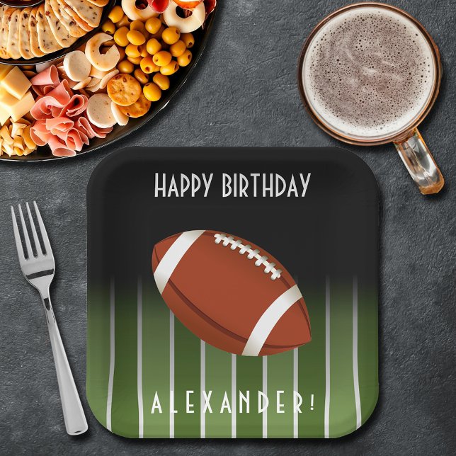 Fußballfeld Glückwunsch zum Geburtstag Personalisi Pappteller (Football field happy birthday personalized square paper plates)