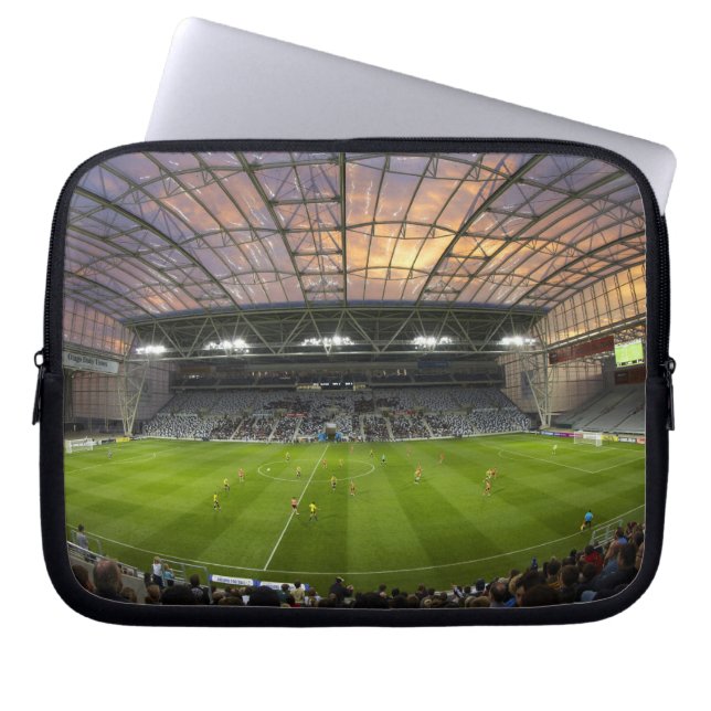 Fußballspiel, Forsyth Barr Stadium, Dunedin Laptopschutzhülle (Vorderseite)