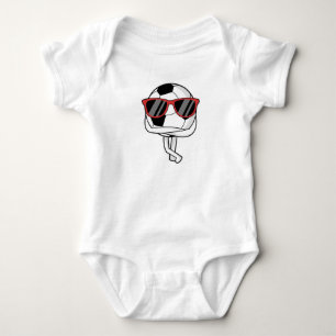 Fußballspieler mit Sonnenbrille beim Fußballspiele Baby Strampler