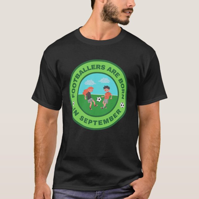 Fußballspieler sind im September im alternativen D T-Shirt (Vorderseite)