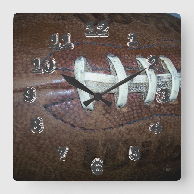 Fußballstifte Quadratische Wanduhr (Vorderseite)
