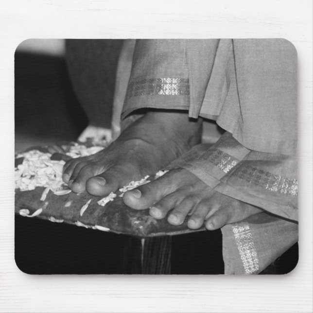 Füße Sathya Sai Babas Lotus auf Mousepad (Vorne)