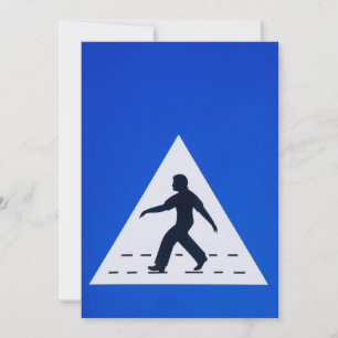 Fußgängerübergangsschild in Omani - Muscat, Oman Einladung