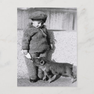 Fütternd Kind mit Flasche Milch Postkarte