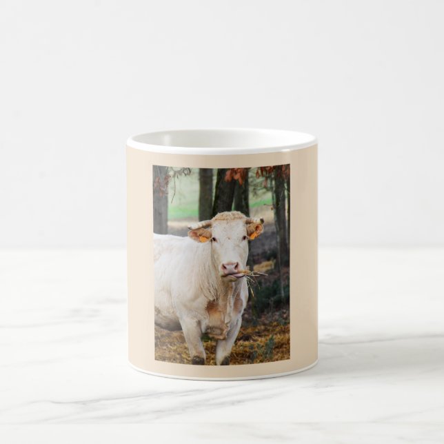 Fütternd Kuh in Frankreich Tasse (Mittel)
