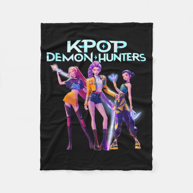 Futuristic K-Pop Style Cyberpunk Girl Group    Fleecedecke (Vorderseite)
