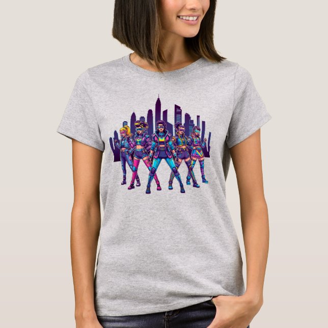 Futuristische Girl Gang - Retro Cyberpunk Vibes T-Shirt (Vorderseite)