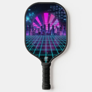 Futuristische Synthwave-Stadtlandschaft Neonlila Pickleball Schläger