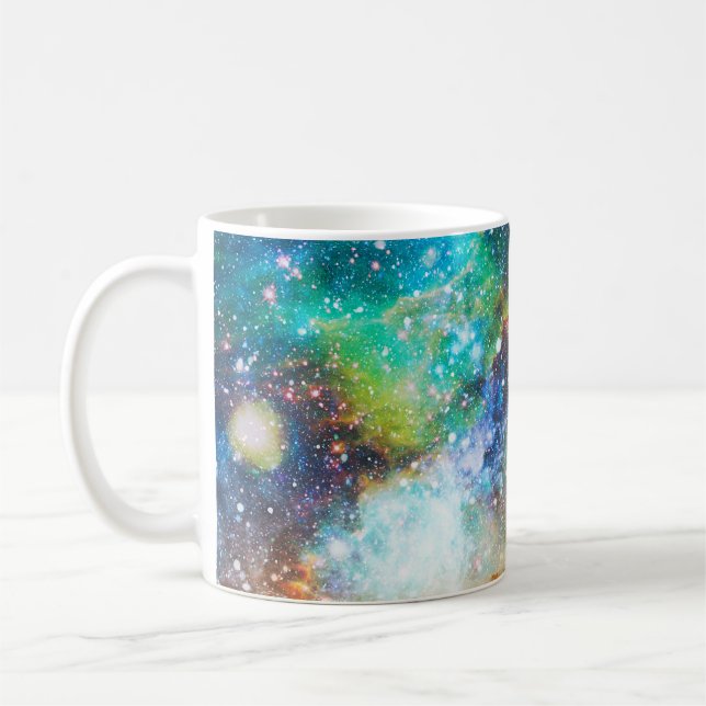 Futuristischer Raum, nebeliger Hintergrund. Kaffeetasse (Links)
