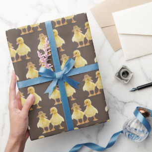 Fuzzy Duckling Couple on Brown Geschenkpapier