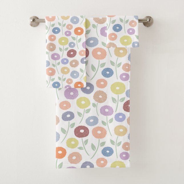 Fuzzy Flower Pattern Pastels on White Badhandtuch Set (Insitu)