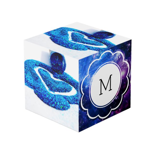Galaxie-Initial Würfel (Vorderseite Schrägansicht)