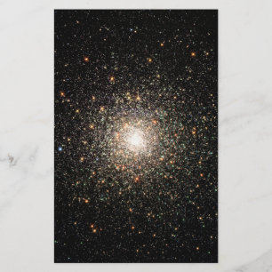 Galaxie umgeben von Sternen vor schwarzem Hintergr Briefpapier