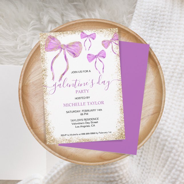Galentiner Day Party Glitzer Gold Lila Bows Einladung (purple bows glitter gold)